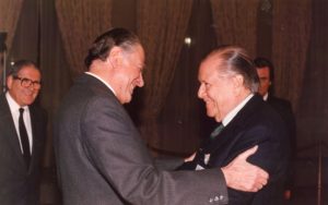 1990. Septiembre, 4. Encuentro con el presidente Patricio Alwyn de Chile, en el Palacio de la Moneda, Santiago.