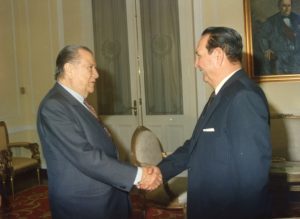 1991. Marzo, 15. Encuentro con el presidente de Paraguay, General Andrés Rodríguez Pedotti, en la Asunción.