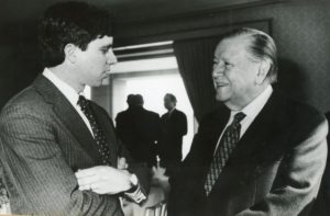 1993. Mayo, 2. En Boston, Massachusetts, con Michael Kennedy.