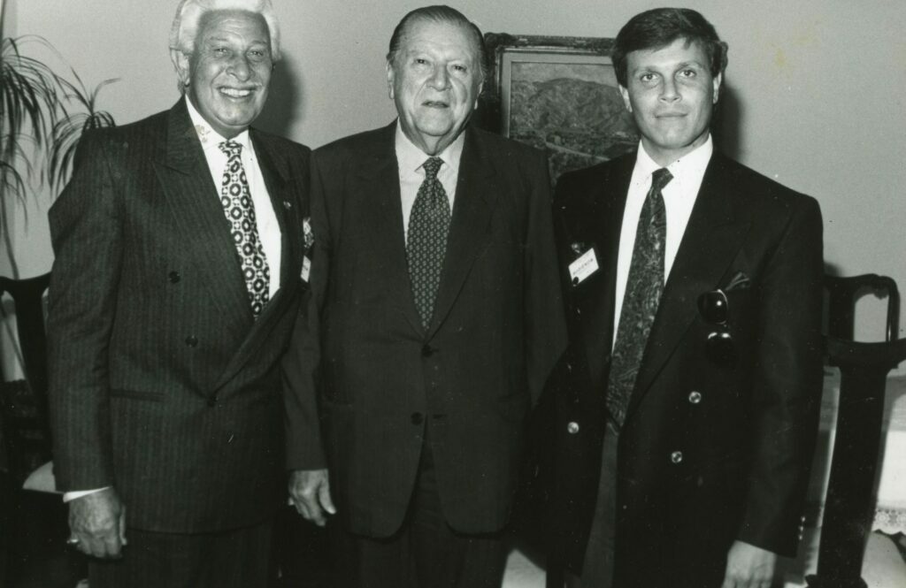 1994. Julio, 26. Almuerzo en el Palacio de Miraflores con Marco Antonio Musiú Lacavalarie y su hijo Musiuíto.