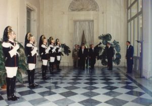 1995. Mayo, 5. Almuerzo ofrecido por el presidente de Italia,Oscar Luigi Scalfaro, en el Palacio del Quirinal, Roma.