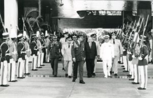 1997. Julio, 1. Llegando al Ministerio de la Defensa para la trasmisión de mando al nuevo Ministro, Tito Rincón Bravo.