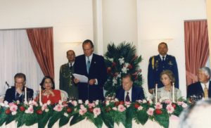 1997. Noviembre, 7. Habla el Rey Juan Carlos I de España. Aparecen los presidentes de Portugal y Panamá, Jorge Sampaio y Ernesto Pérez Valladares.