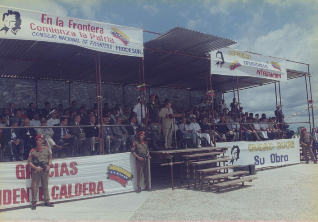 1997. Octubre, 28. Fundación de Ciudad Sucre. Acto central.