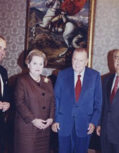 1998. Junio. Visita de Madeleine Albright. La Casona.
