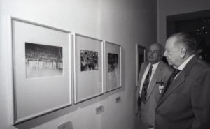 1998. Marzo, 29. Exposicíon del Archivo Histórico de Miraflores en la Galería de Arte Nacional, Caracas, en compañía de Germán Castillo Pinto.