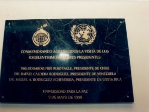 1998. Mayo, 9. Visita a la Universidad para la Paz, Costa Rica.