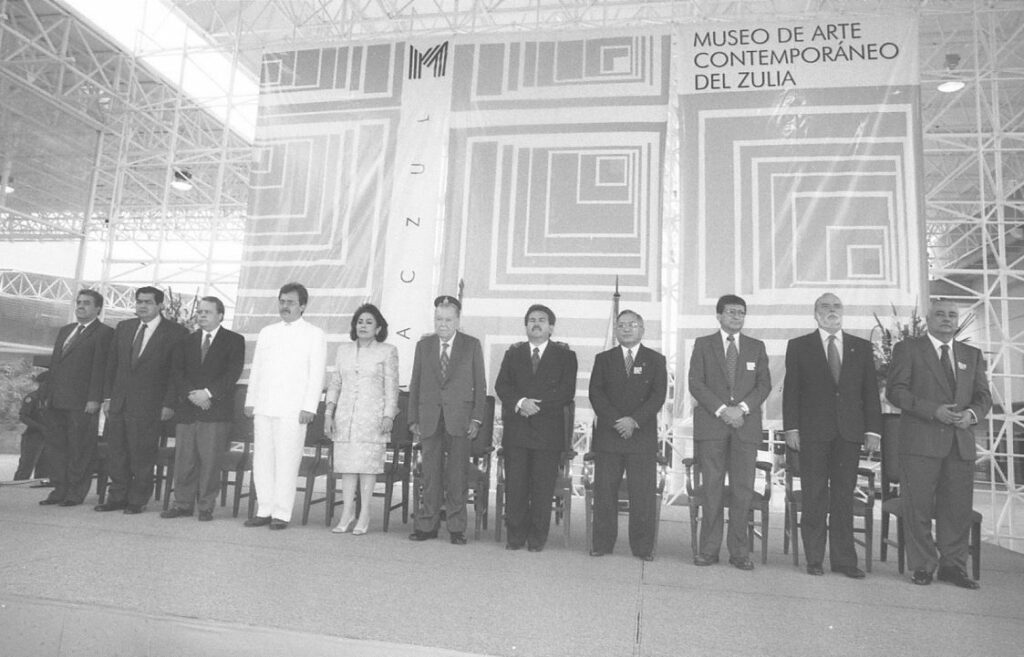 1998. Octubre, 24. Inauguración del Museo de Arte Contemporáneo del Zulia, en Maracaibo.
