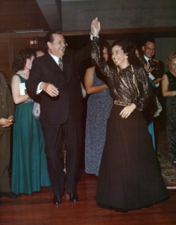 Rafael Caldera Bailando con su esposa