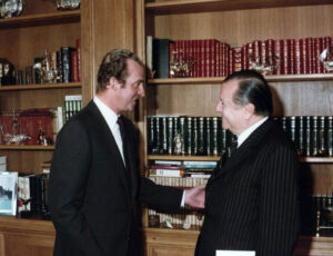 1980. Abril, 22. Encuentro con el Rey Juan Carlos I en el Palacio de la Zarzuela, Madrid.