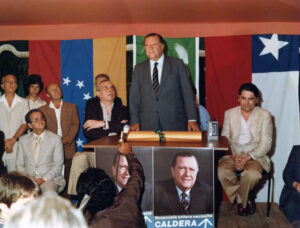 1980. Abril, 18. En el Centro Cultural de Chile en El Cafetal, Caracas.