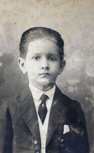1923. Rafael Caldera a los siete años.