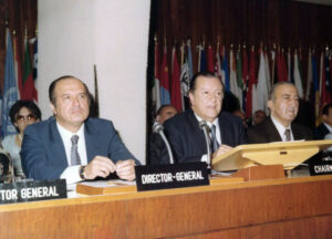 1979. Julio, 12. En Roma, junto al director general de la FAO, Edouard Saouma y Hernán Santa Cruz, en la Conferencia Mundial de Reforma Agraria.