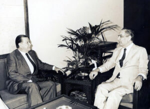 1981. Junio, 29. Encuentro con el presidente Elias Sarkis en Beirut, Líbano.