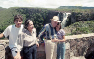 1998. Abril, 10. Semana mayor con su familia en Kavanayen. la Gran Sabana.
